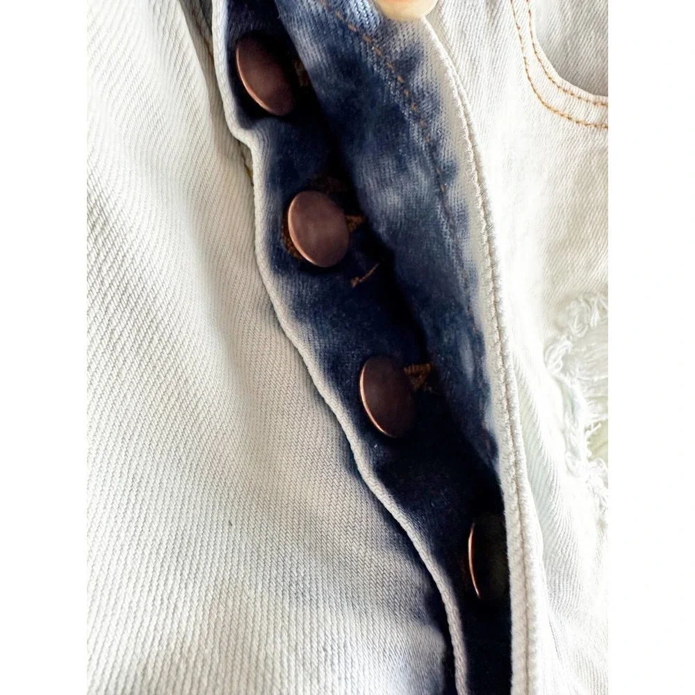 One Teaspoon Anarchy Outlaws Light Wash Denim Distressed Shorts size 27
